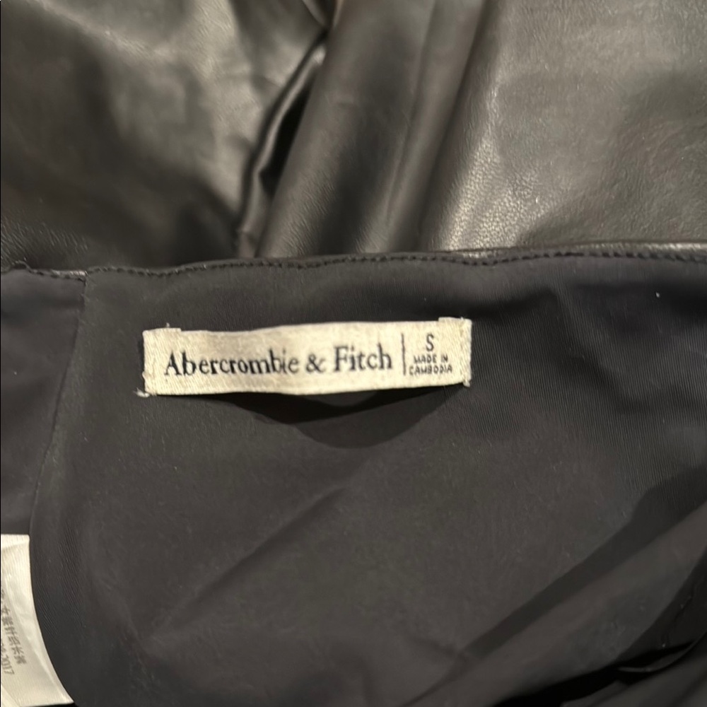 Abercrombie & Fitch Black Leggings - Picture 4 of 6